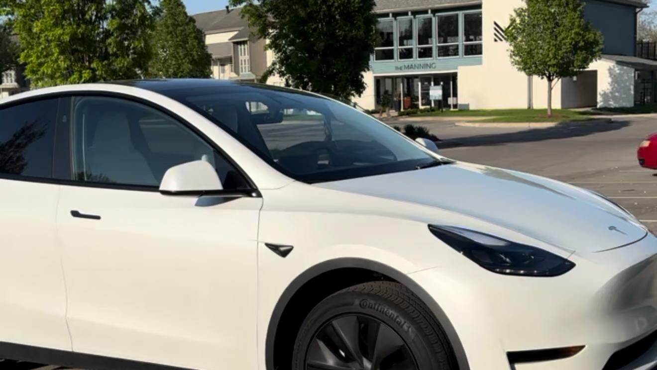 Tesla Model Y 2025 in Indianapolis, IN