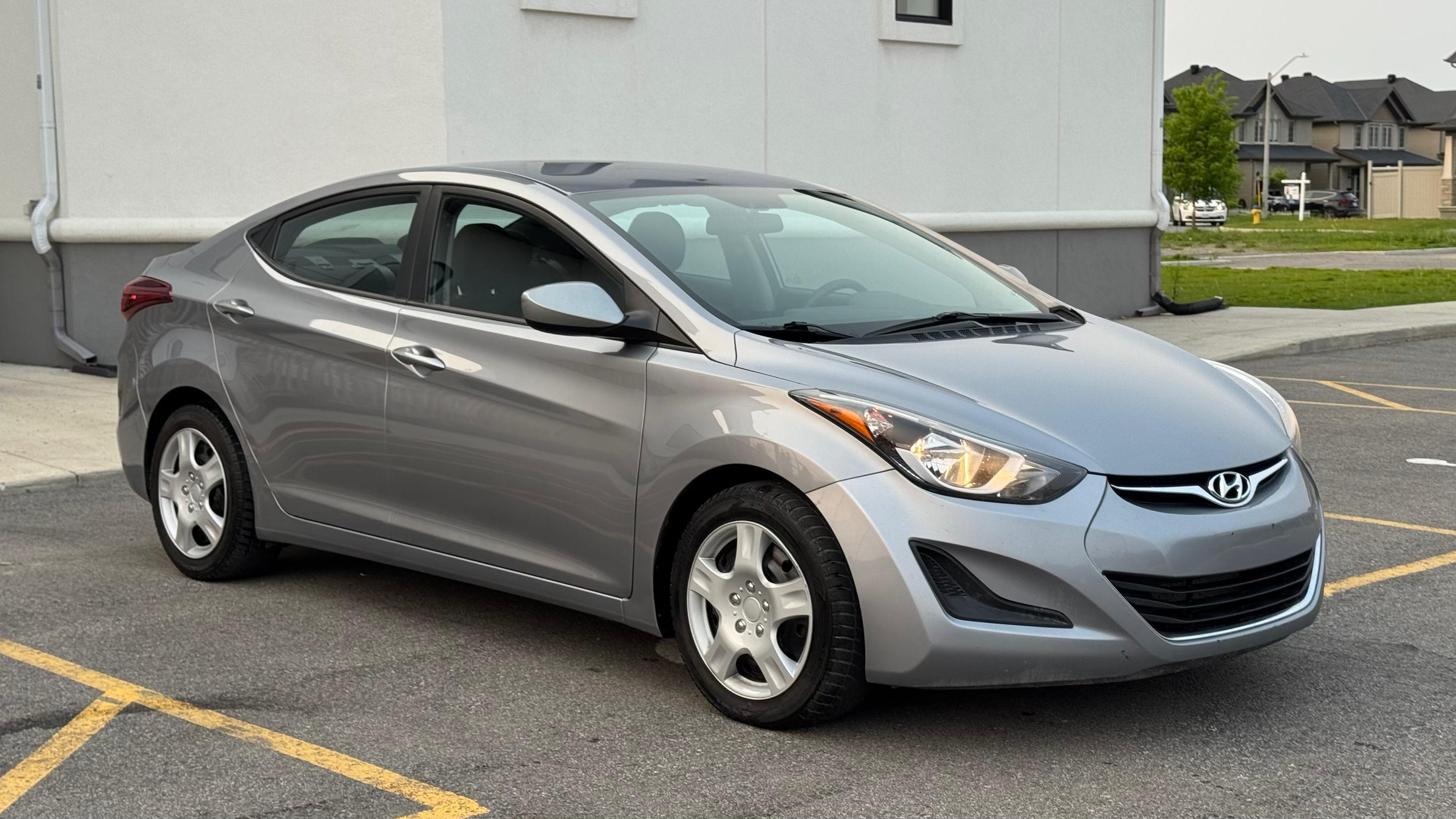 Hyundai Elantra 2016 à 