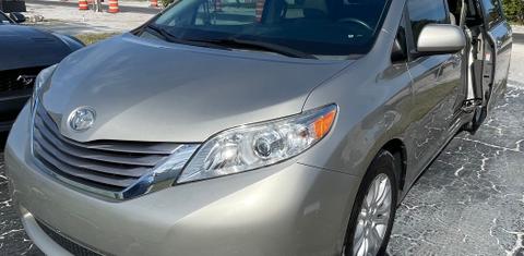 Toyota Sienna 2015