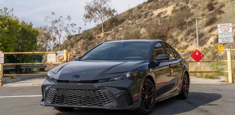 Toyota Camry Hybrid 2025