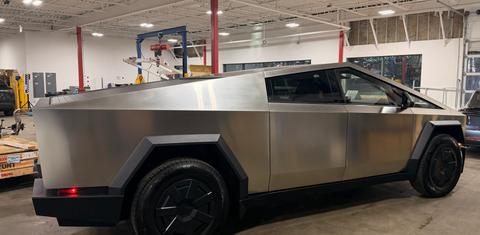 Tesla Cybertruck 2026