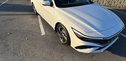 Hyundai Elantra 2024