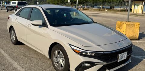 Hyundai Elantra 2025