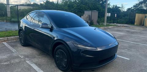 Tesla Model Y 2026