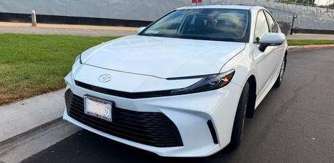 Toyota Camry Hybrid 2026
