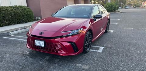 Toyota Camry Hybrid 2026