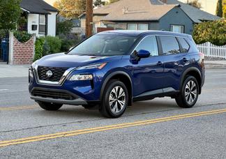 Nissan Rogue car
