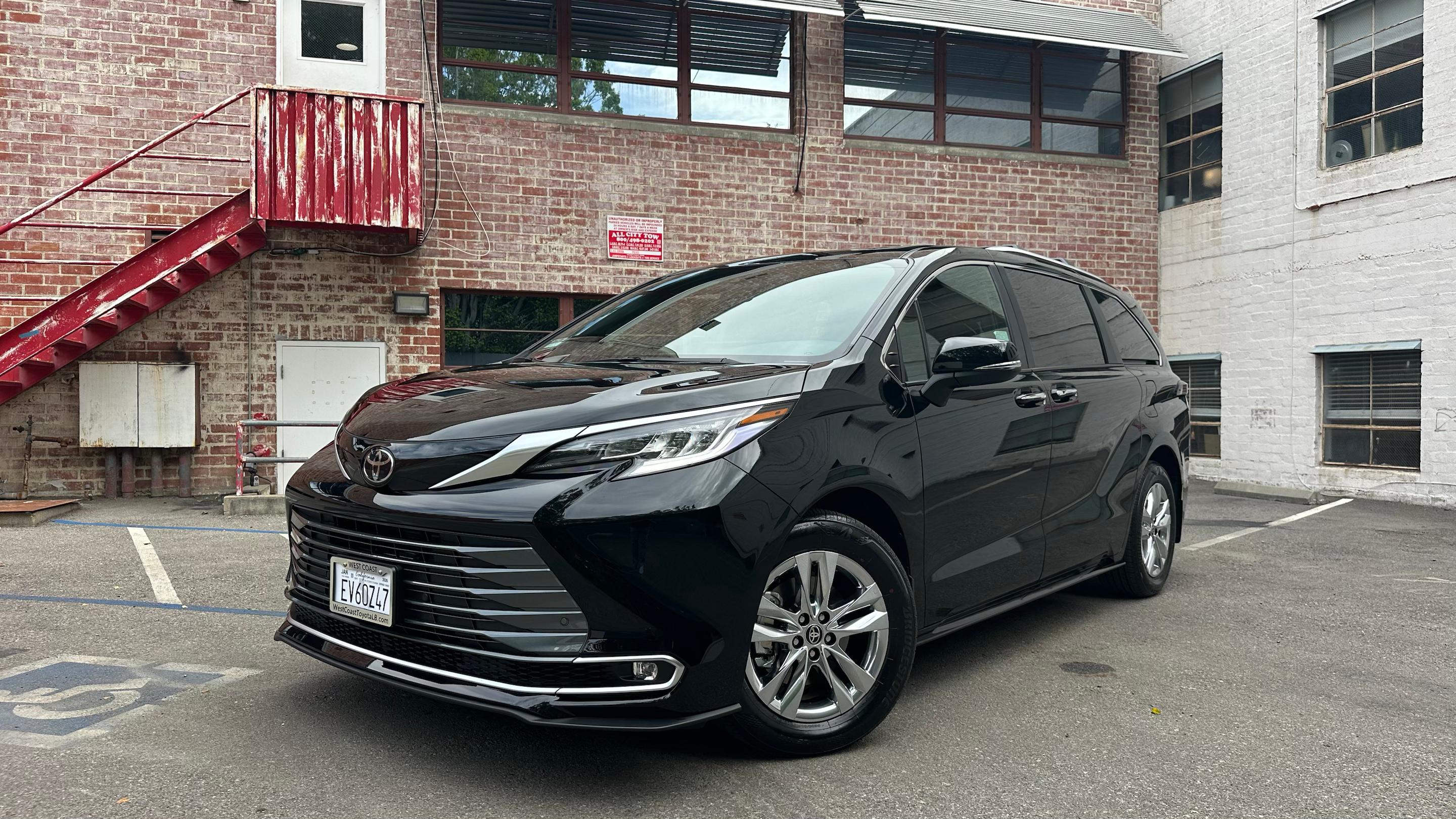 Toyota Sienna 2026 in Los Angeles, CA