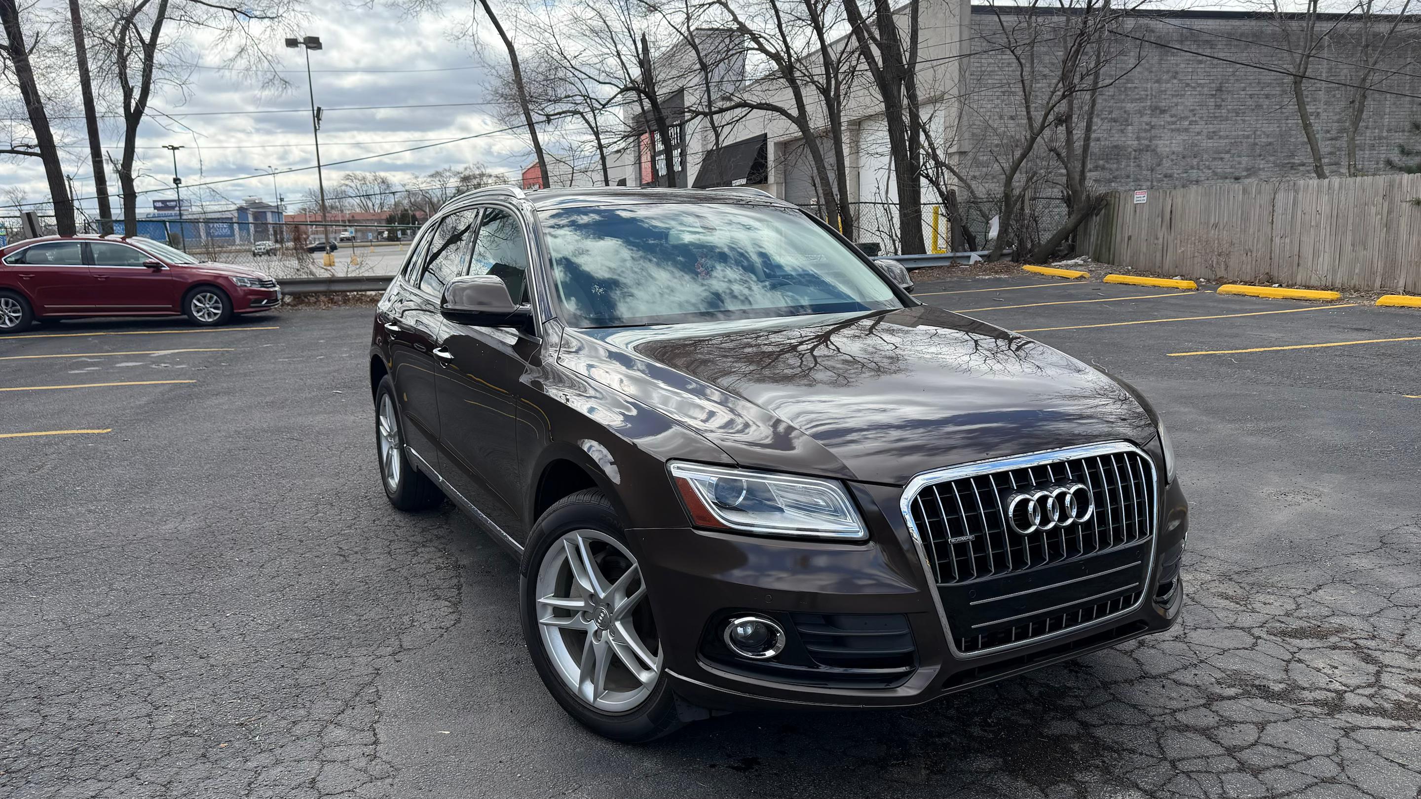 Audi Q5 2015 in Burbank, IL