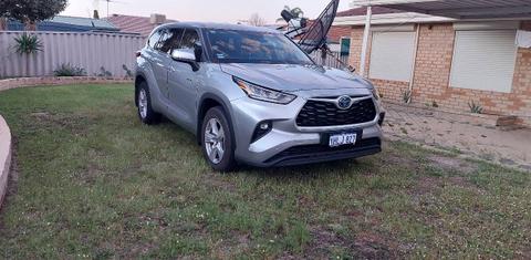 Toyota KLUGER 2021
