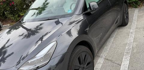 Tesla Model Y 2024