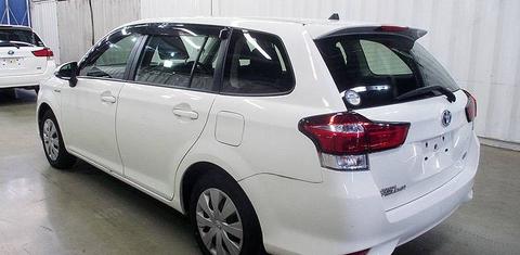 Toyota Fielder Hybrid 2015