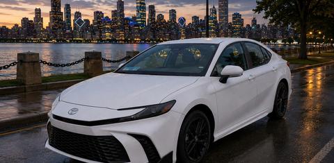 Toyota Camry Hybrid 2026
