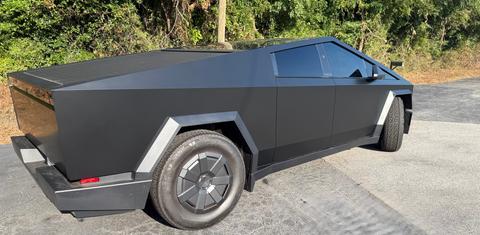 Tesla Cybertruck 2025