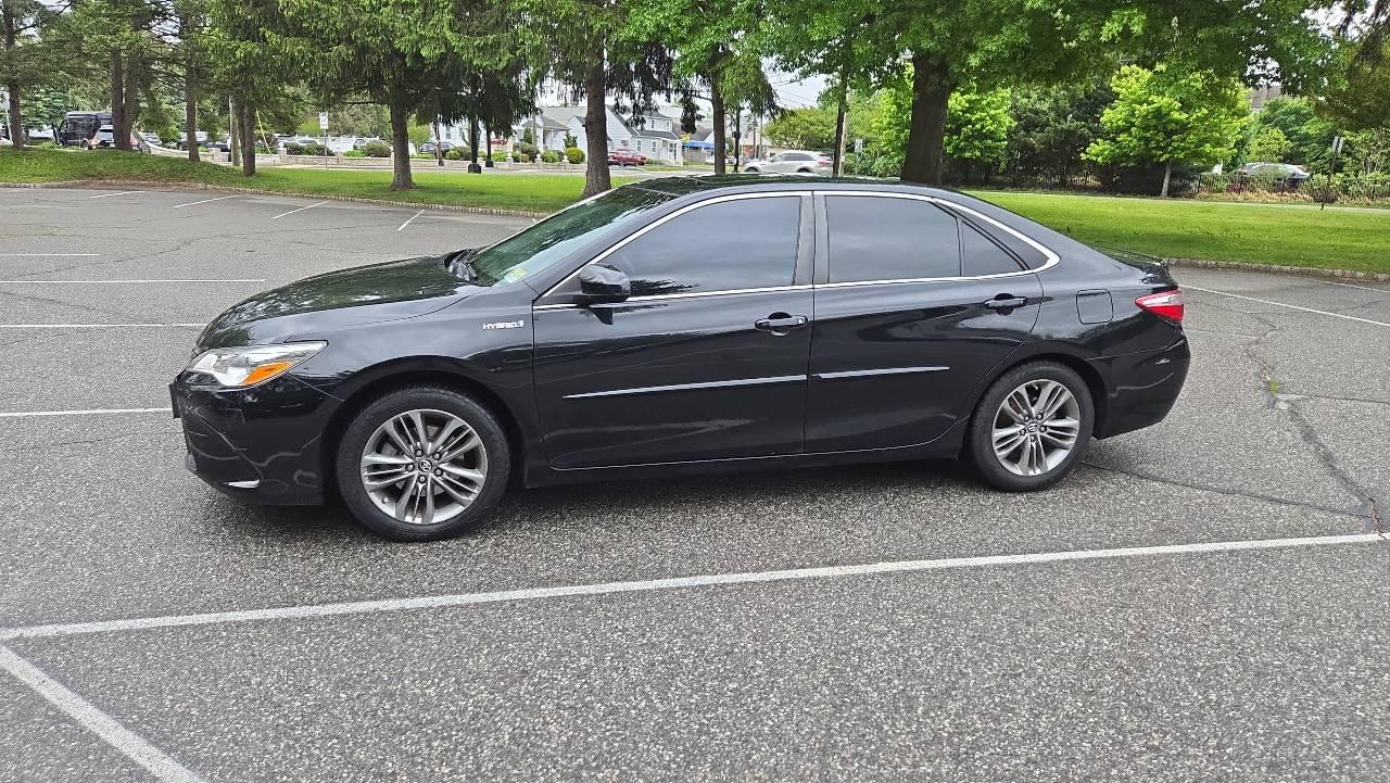 Toyota Camry Hybrid 2016 in Newark, NJ