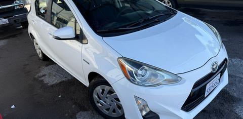 Toyota Prius c 2016