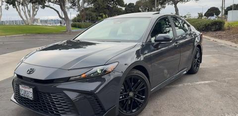 Toyota Camry Hybrid 2025