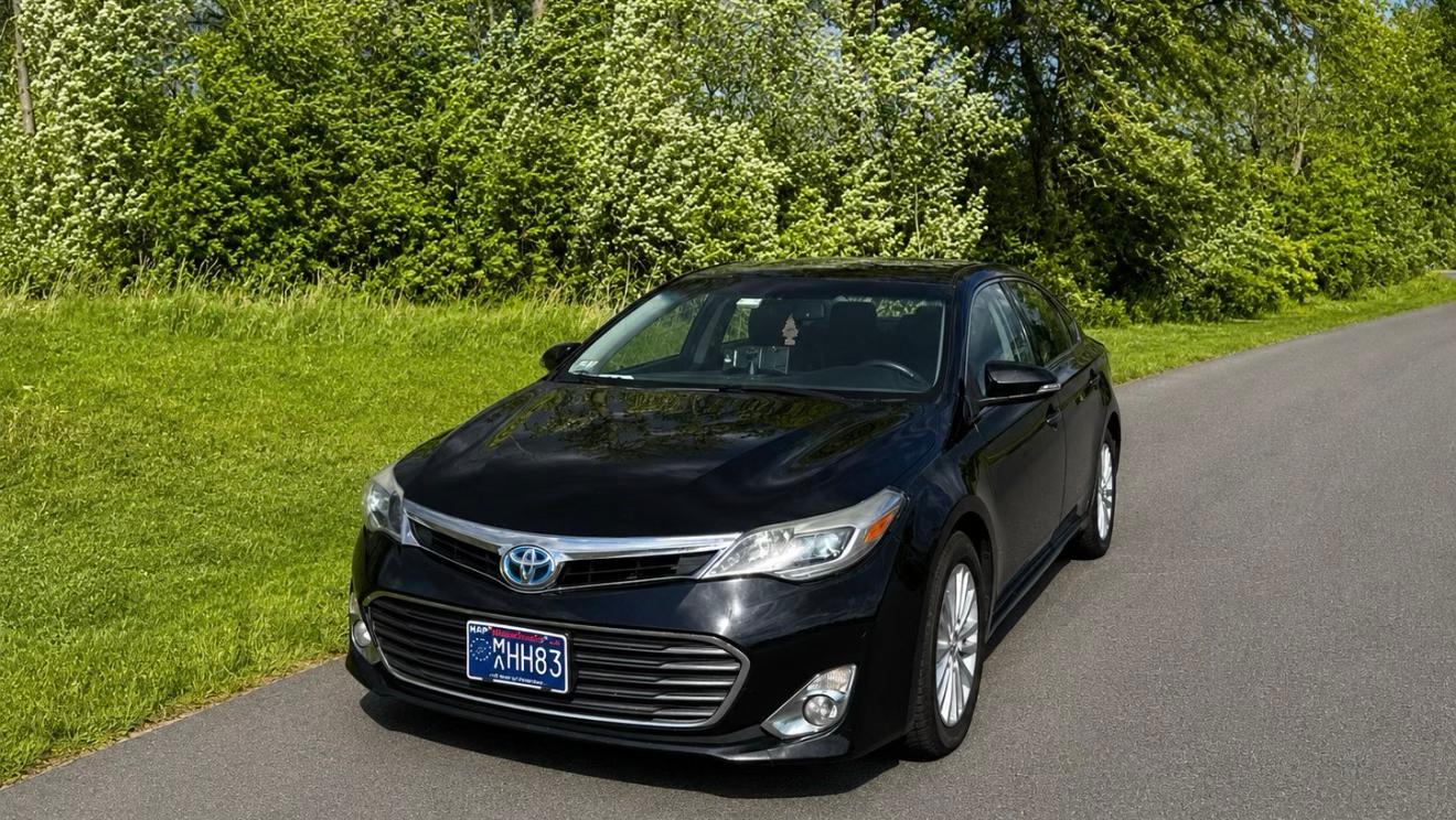 Toyota Avalon Hybrid 2014 in Longmeadow, MA
