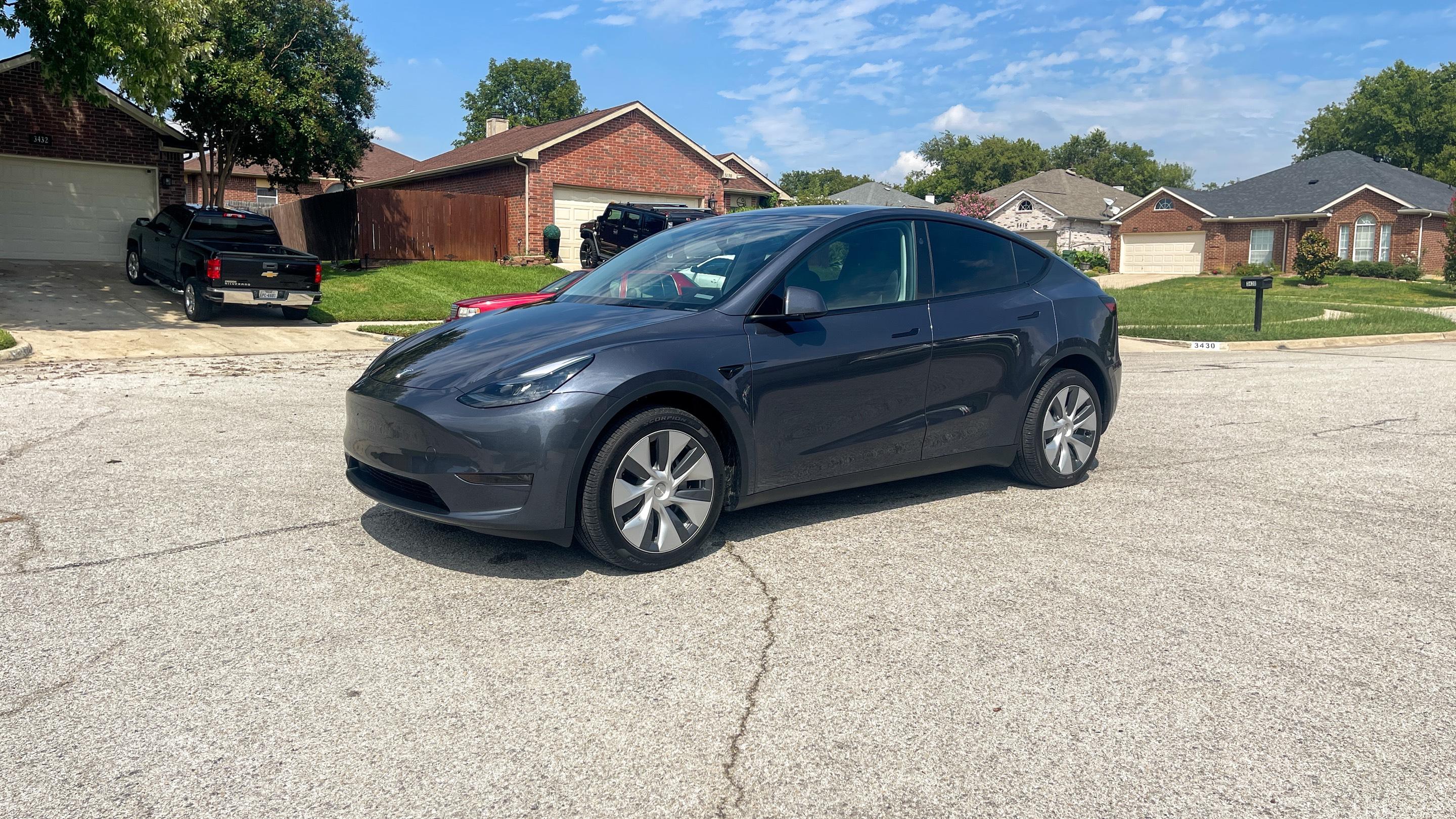 Tesla Model Y 2023 in Grand Prairie, TX