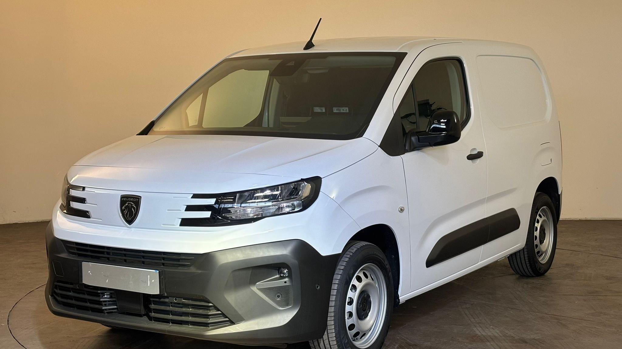 Peugeot PARTNER FGN 2025 à Grigny