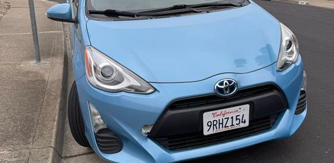 Toyota Prius c 2016