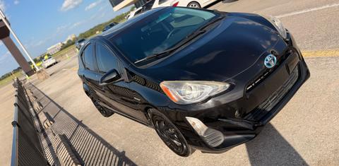 Toyota Prius c 2016