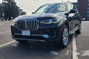 BMW X7 car