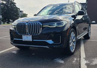 BMW X7 car