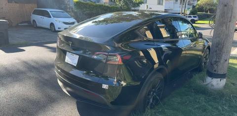Tesla Model Y 2025