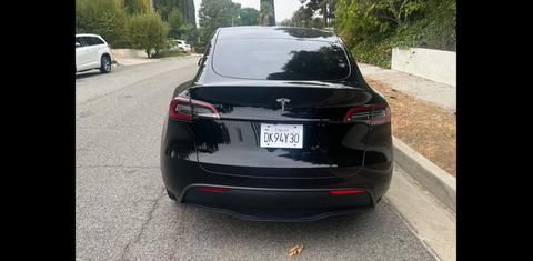 Tesla Model Y 2025