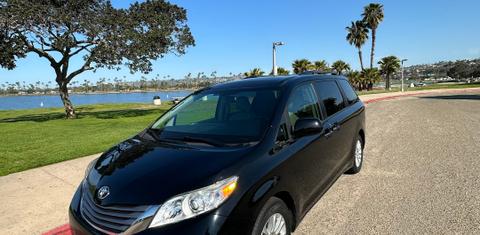 Toyota Sienna 2016
