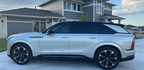 Cadillac Escalade IQ 2025