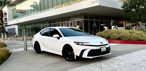 Toyota Camry Hybrid 2025