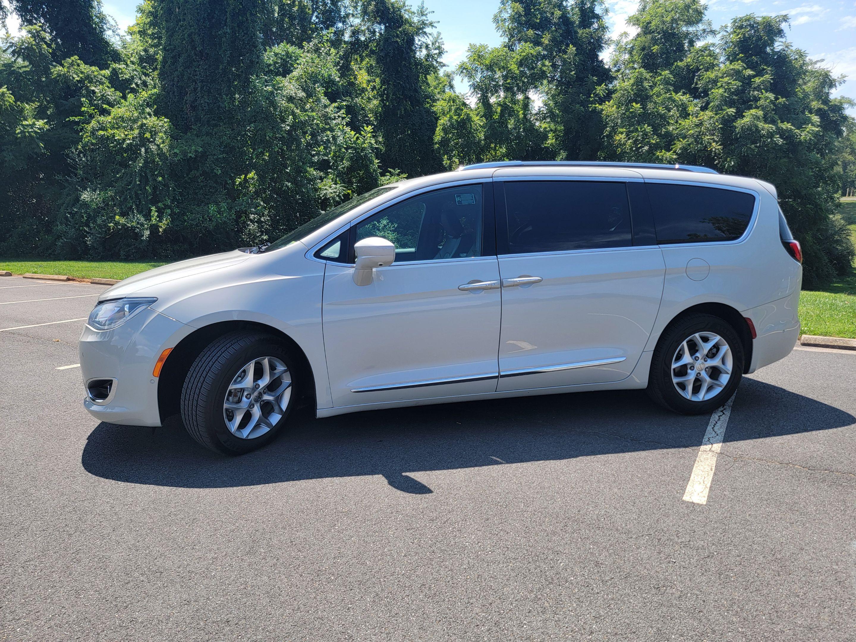 Chrysler Pacifica 2020 in Haymarket, VA
