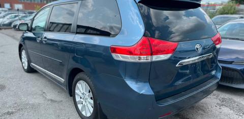 Toyota Sienna 2016