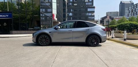 Tesla Model Y 2025
