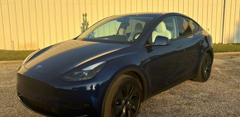 Tesla Model Y 2024