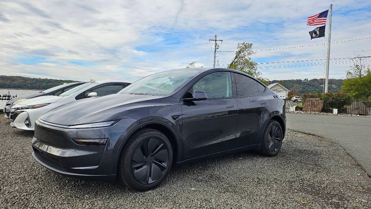 Tesla Model Y 2026 in 