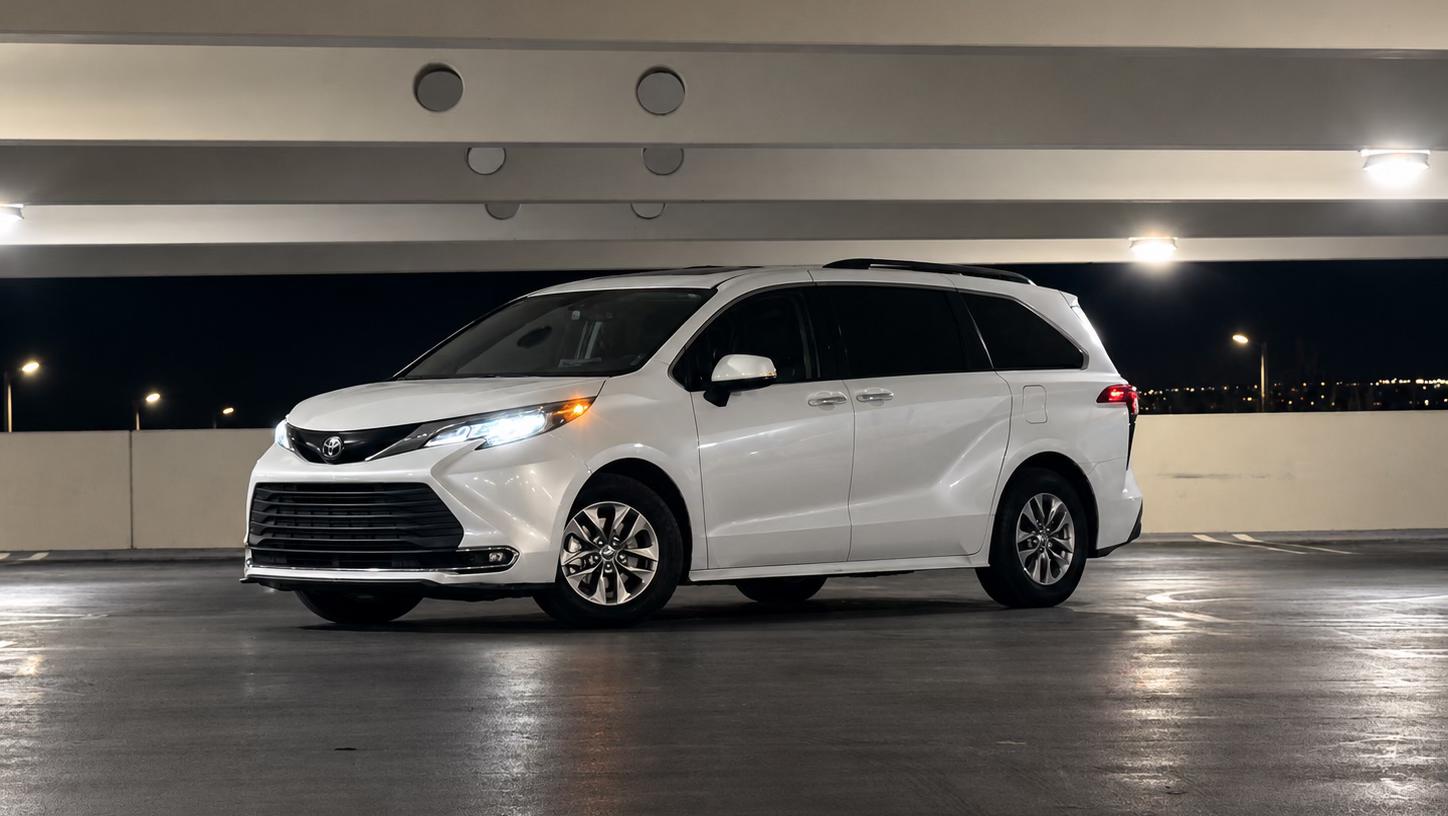 Toyota Sienna 2022 in Enterprise, NV