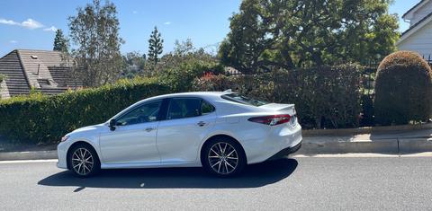 Toyota Camry Hybrid 2022