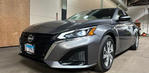 Nissan Altima 2023