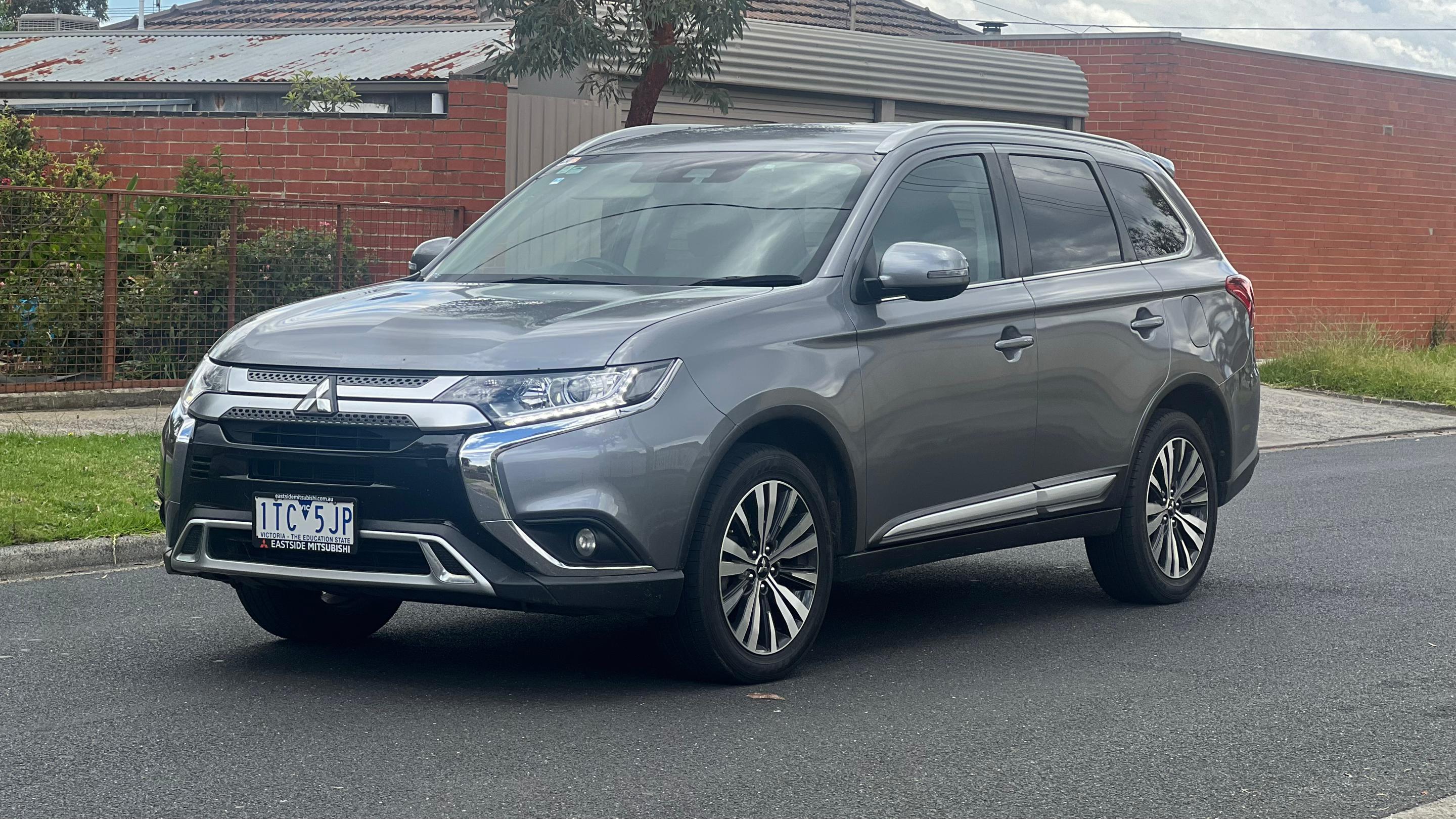 Mitsubishi OUTLANDER 2021 in Melbourne