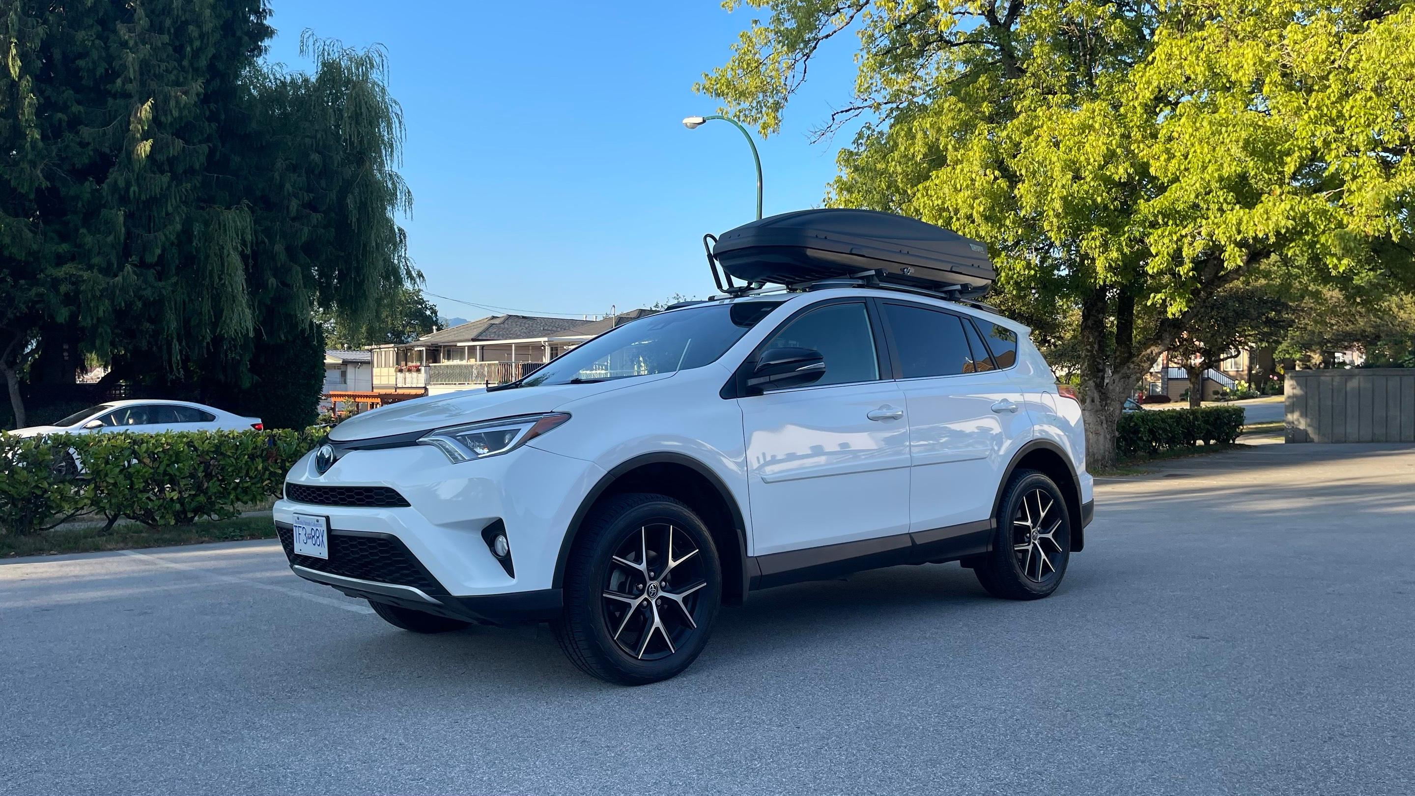 Toyota RAV4 Hybrid 2018 in Vancouver, BC