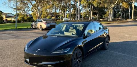 Tesla MODEL 3 2024
