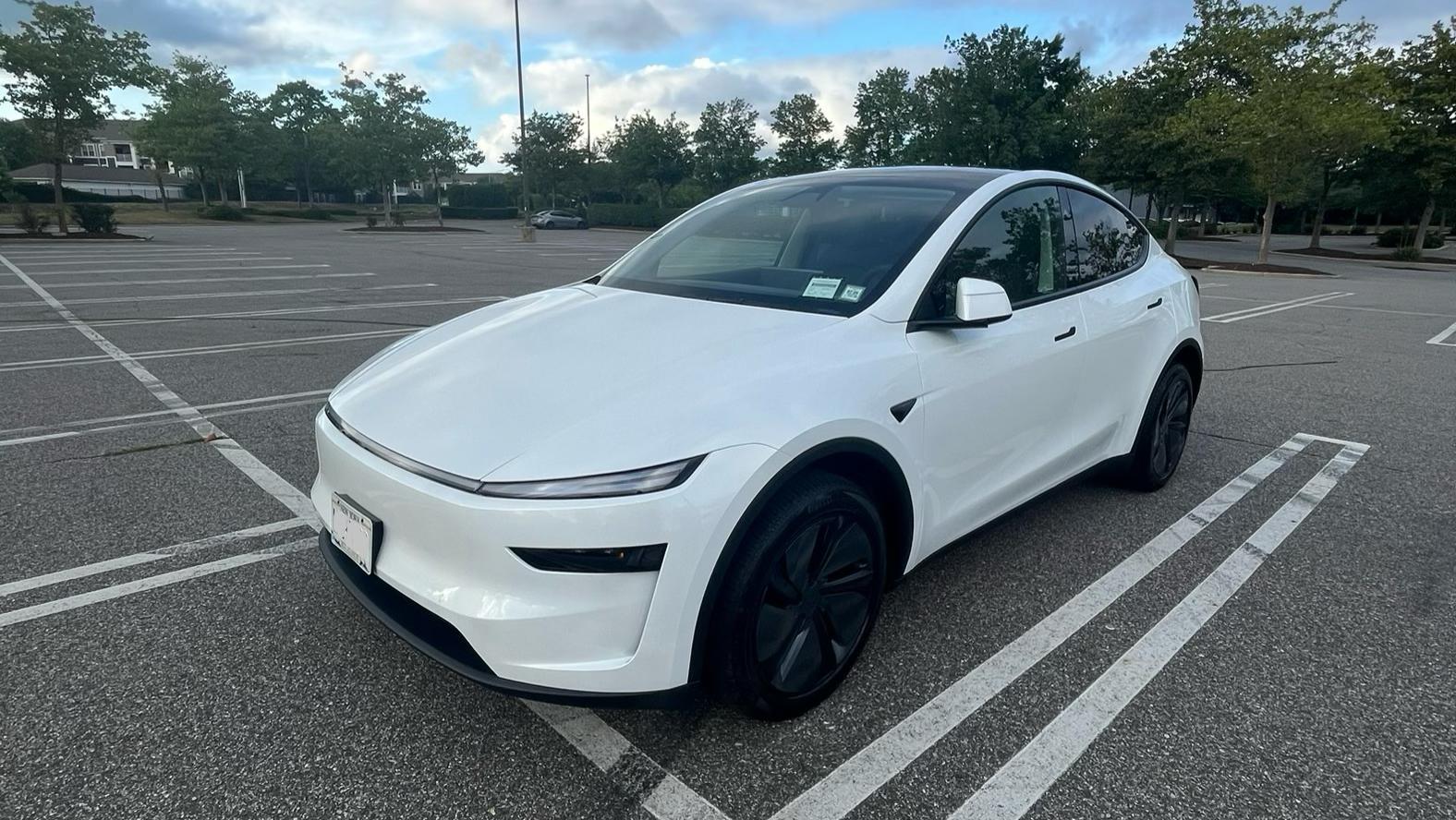 Tesla Model Y 2026 in Manhasset, NY