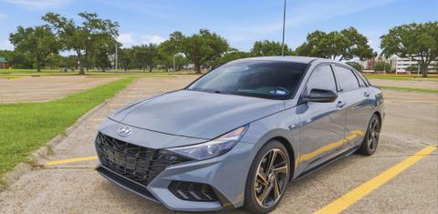 Hyundai Elantra 2022
