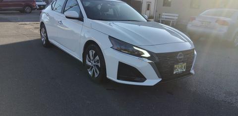 Nissan Altima 2023
