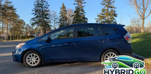 Toyota Prius v 2013