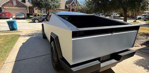 Tesla Cybertruck 2025