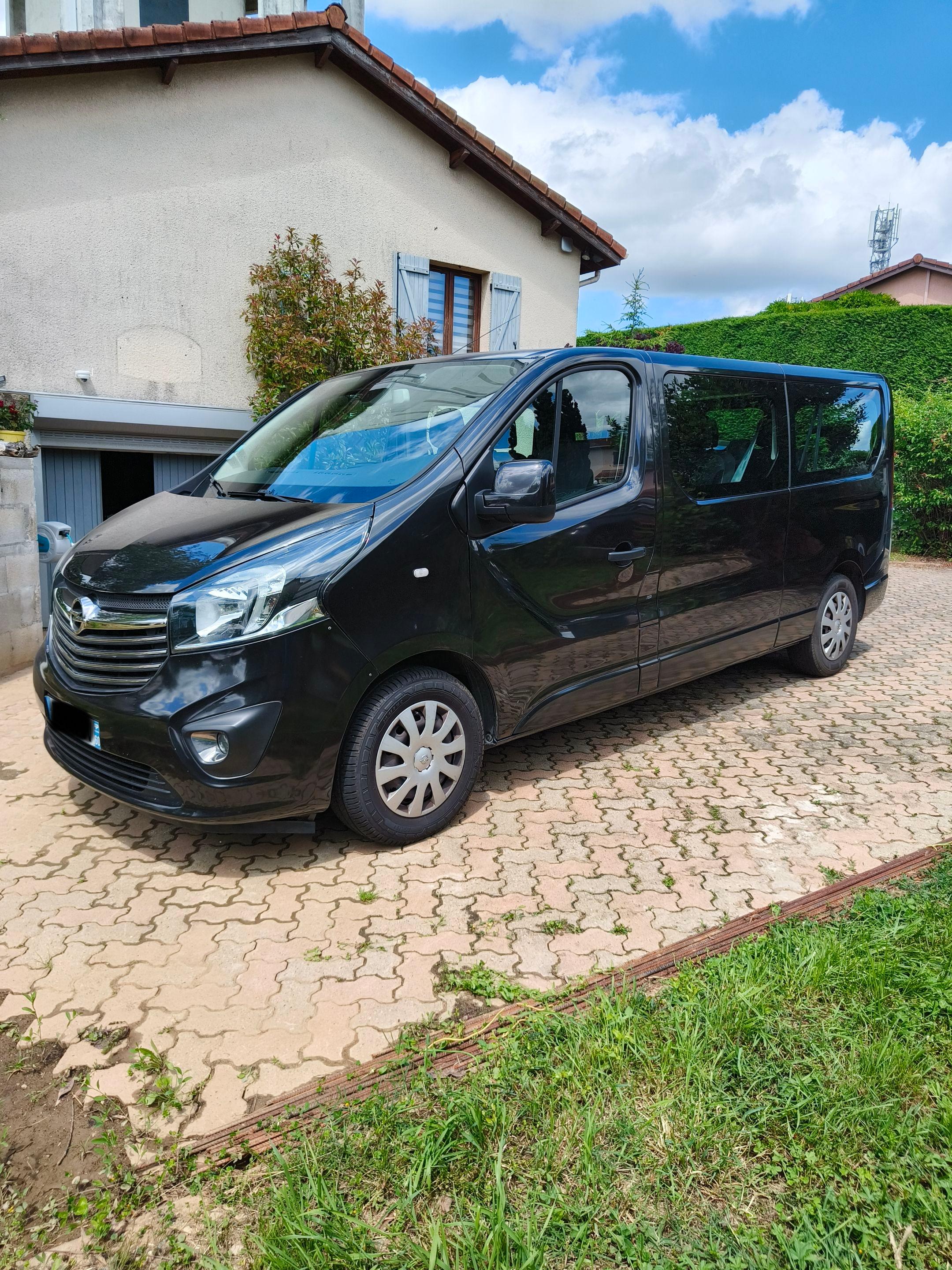 Opel VIVARO 2016 à Thonon-les-bains